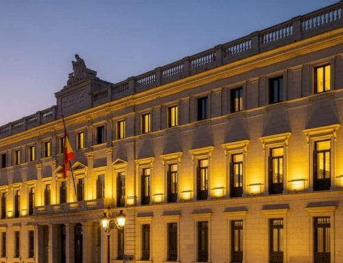 El senado se tiñe de amarillo para impulsar la visibilidad de la endometriosis en España